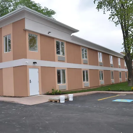 Aashram Hotel By Niagara River-3